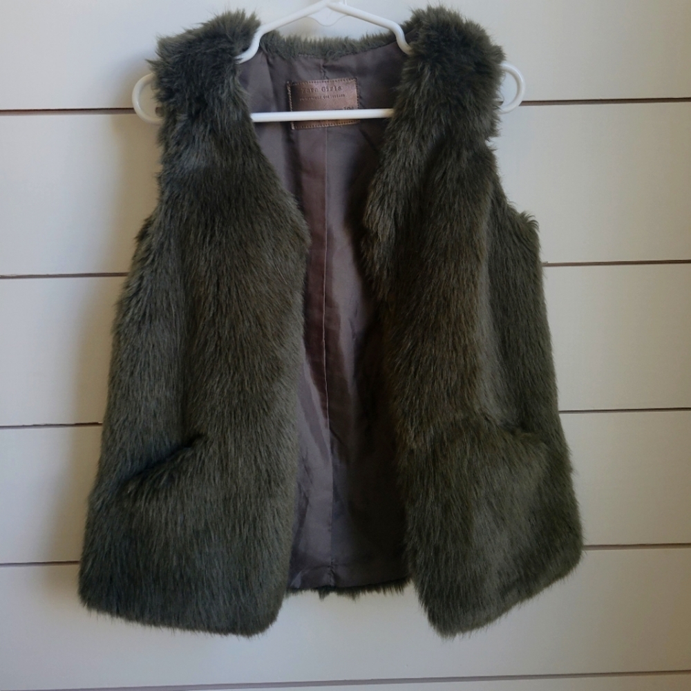 Zara Girls faux fur vest